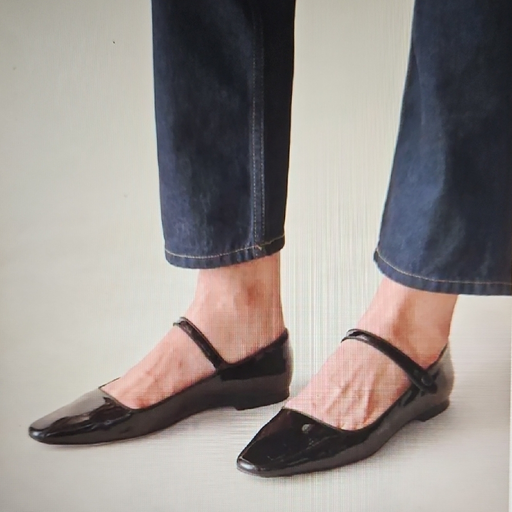 DOEN: HOST PICK! Daphne Patent Leather Mary Jane Shoes